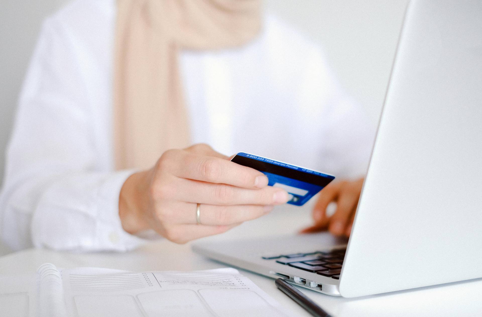 Common causes of chargebacks in e-commerce image